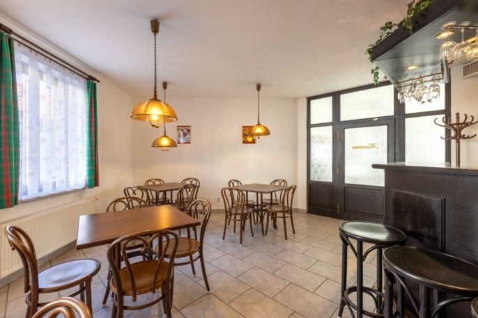 Prodej, Obchod a služby, Postoloprty