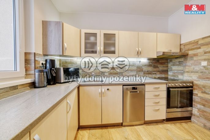 Prodej, Byt 3+1, Valy