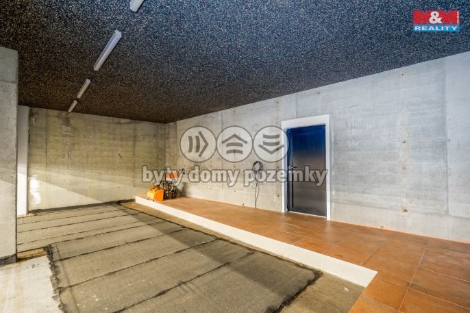 Pronájem, Obchod a služby, Okrouhlo