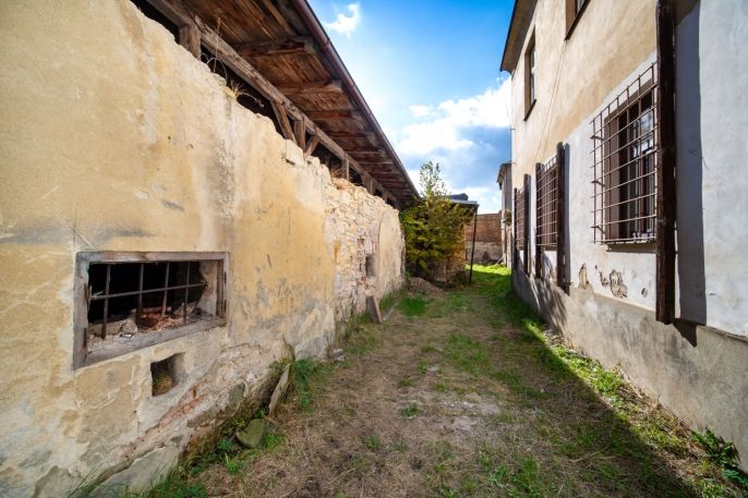 Prodej, Obchodní objekt, Polička