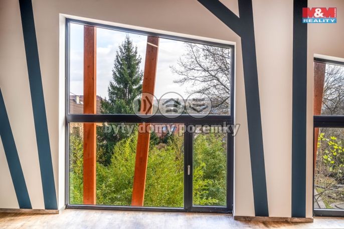 Prodej, Obchod a služby, Okrouhlo