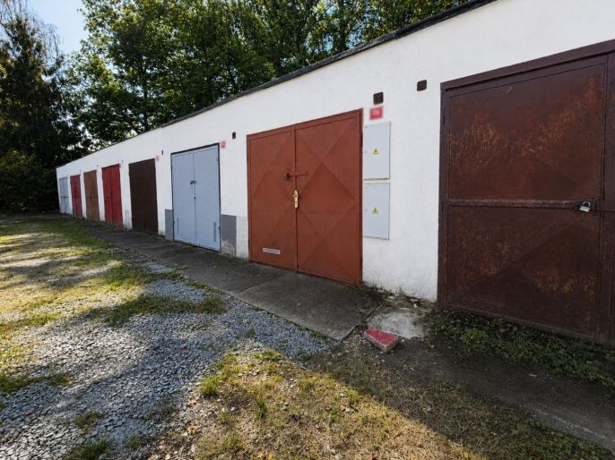Prodej, Garáž, Borovany