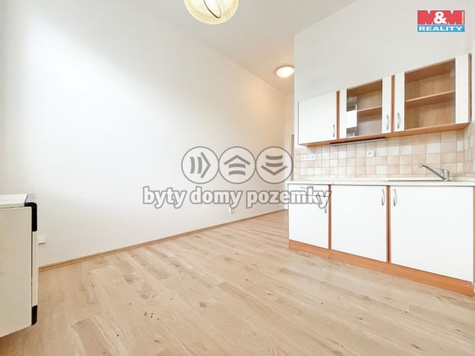 Pronájem, Byt 1+kk, Hradec Králové