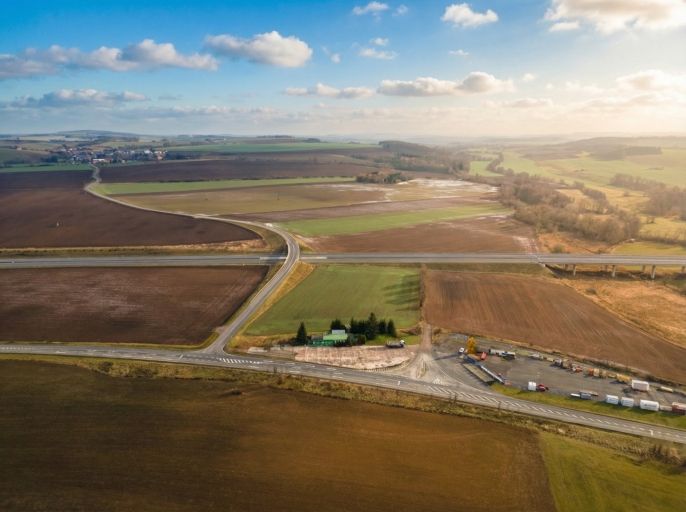 Prodej, Obchod a služby, Lochenice