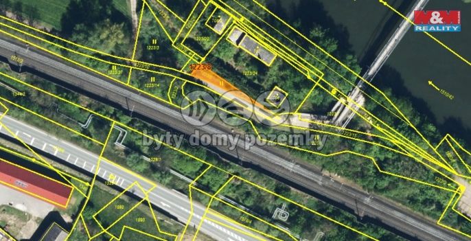 Prodej, Louka, Chvaletice