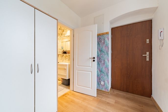 Prodej, Byt 2+kk, Karlovy Vary