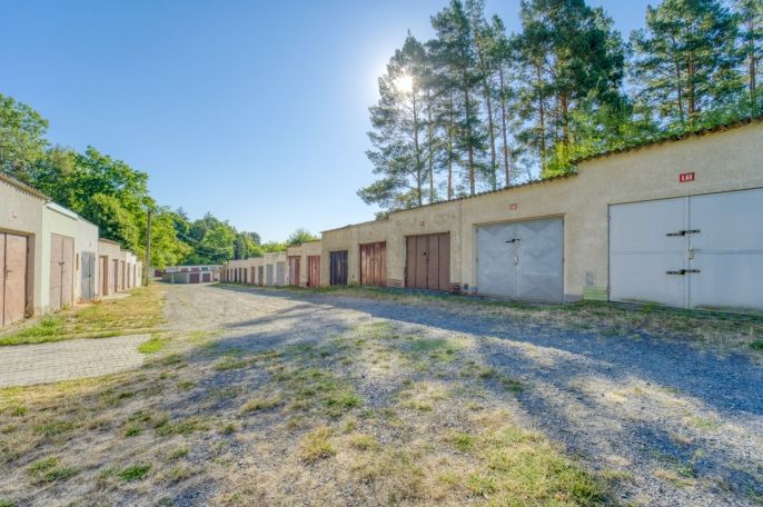 Prodej, Garáž, Tlučná