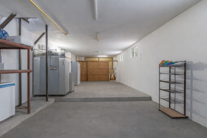 Prodej, Obchod a služby, Paskov