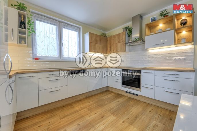 Prodej, Byt 4+kk, Vochov