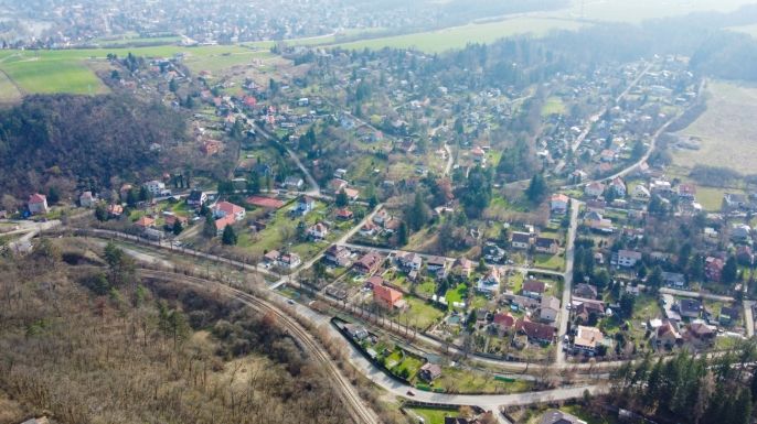 Prodej, Ovocný sad, Zadní Třebaň