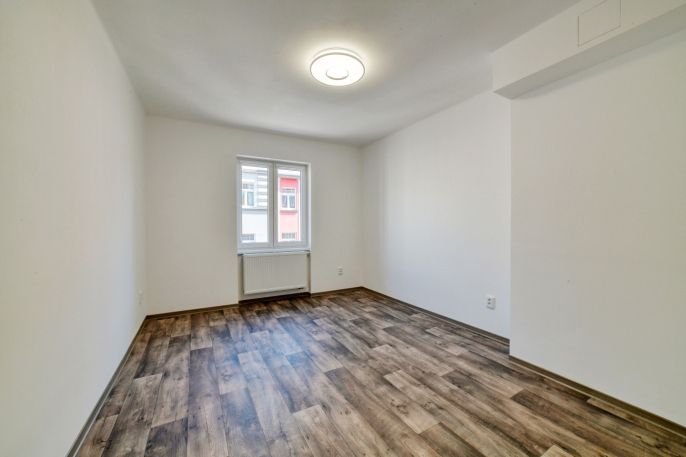 Pronájem, Byt 4+1, Cheb
