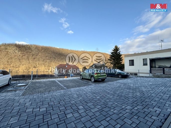 Pronájem, Byt 4+kk, Měchenice