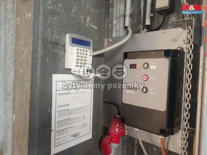 Pronájem, Sklad, Veleň