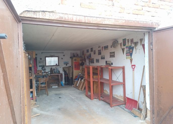 Prodej, Garáž, Komárov
