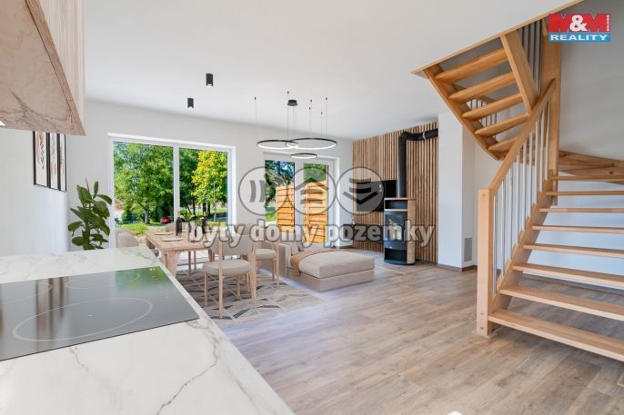 Prodej, Nájemní dům, Černá v Pošumaví