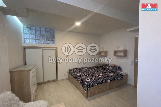 Pronájem, Byt 1+kk, Louny