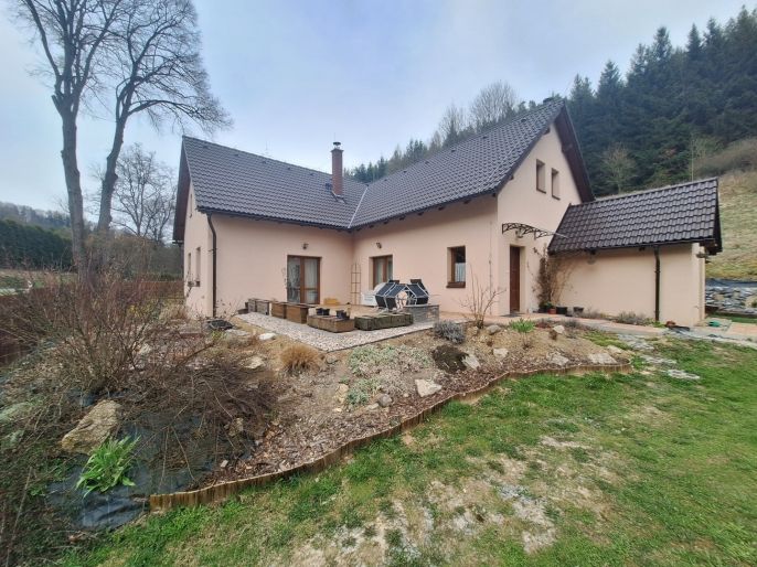 Prodej, Rodinný dům, Pohledy