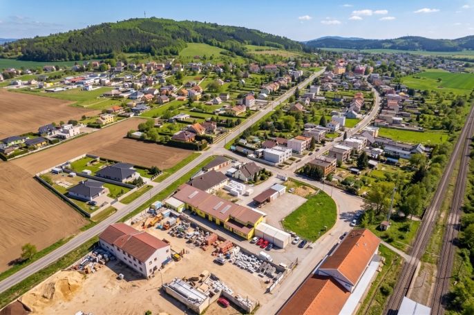 Prodej, Obchod a služby, Čebín