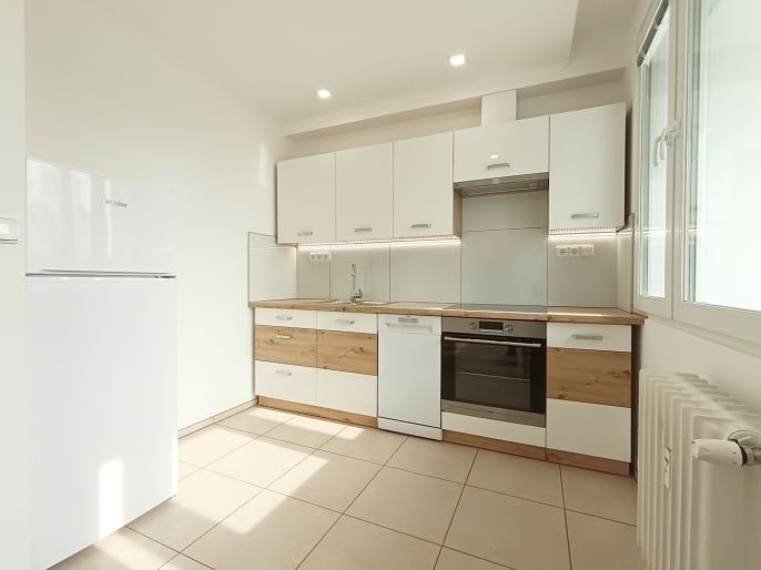 Pronájem, Byt 1+kk, Slaný