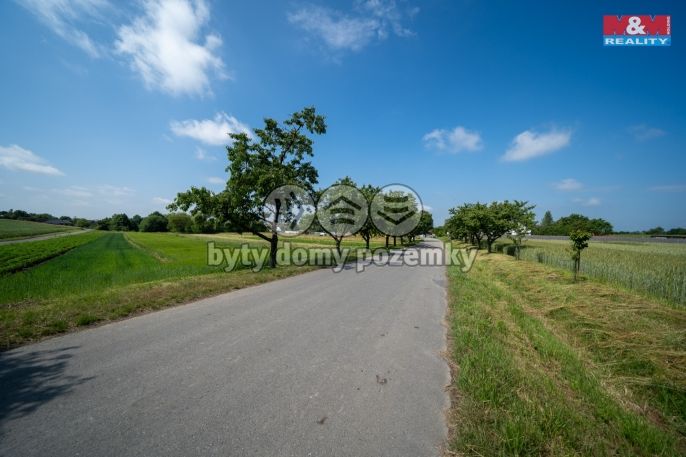 Prodej, Pole, Velký Újezd