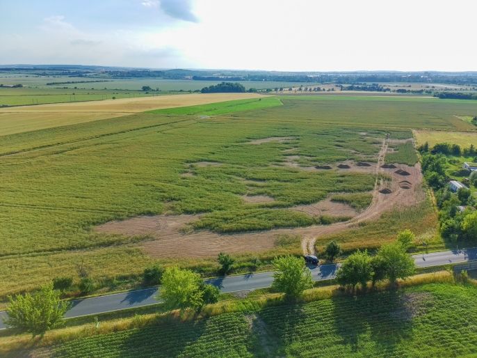 Prodej, Pole, Ratenice