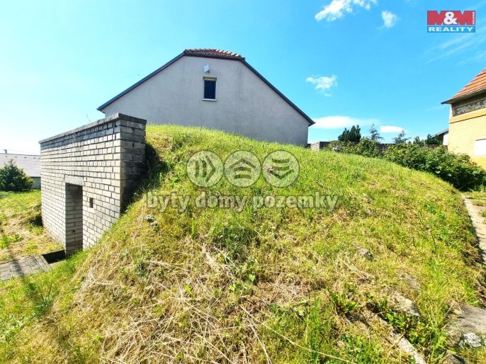 Prodej, Vinný sklep, Újezdec