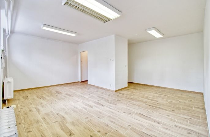 Prodej, Obchod a služby, Most