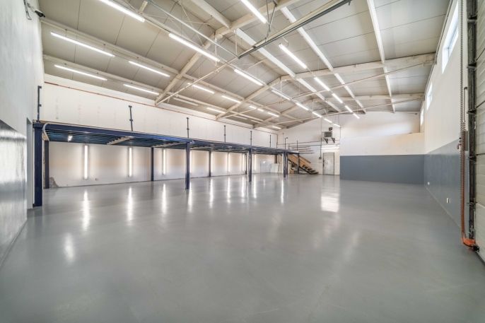 Pronájem, Obchod a služby, Králův Dvůr