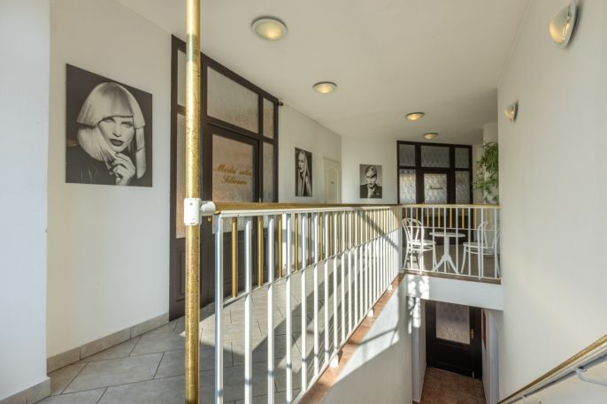 Prodej, Obchod a služby, Postoloprty