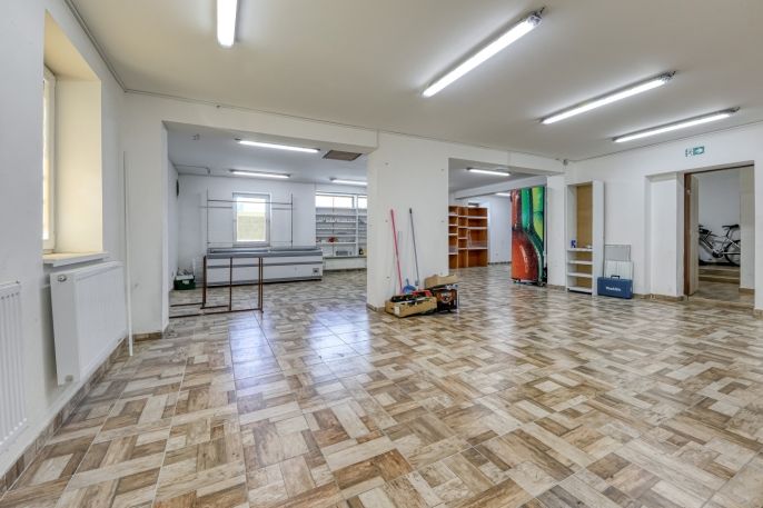 Pronájem, Obchod a služby, Nýřany