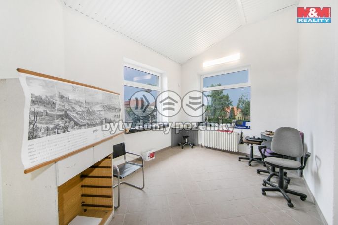 Prodej, Obchod a služby, Město Touškov