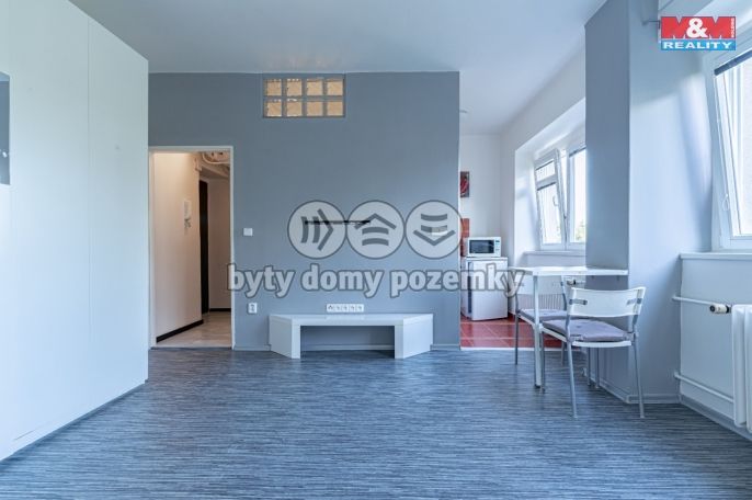 Pronájem, Byt 1+kk, Hradec Králové