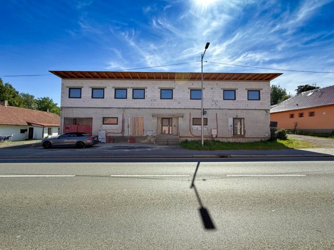 Prodej, Byt 4+kk, Obrataň