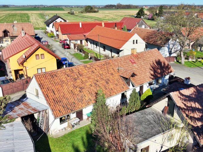 Prodej, Rodinný dům, Dvory