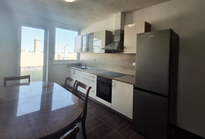 Prodej, Obchod a služby, Práče