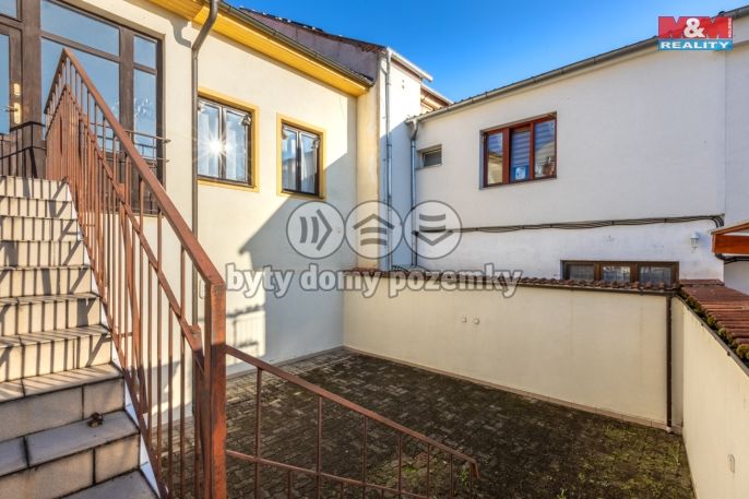 Prodej, Obchod a služby, Postoloprty