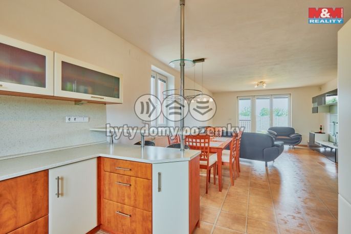 Prodej, Rodinný dům, 154 m², Valeč