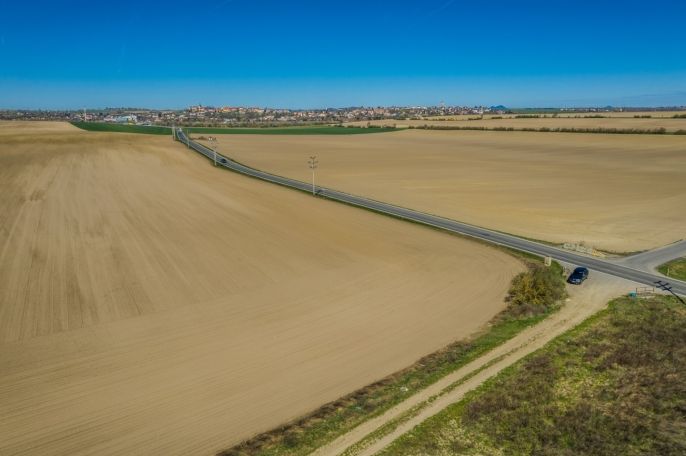 Prodej, Pole, Benátky nad Jizerou