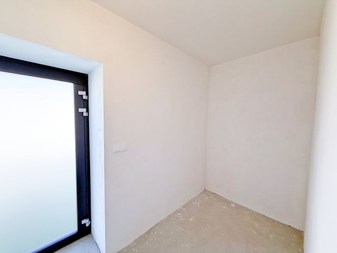 Prodej, Byt 4+kk, Obrataň