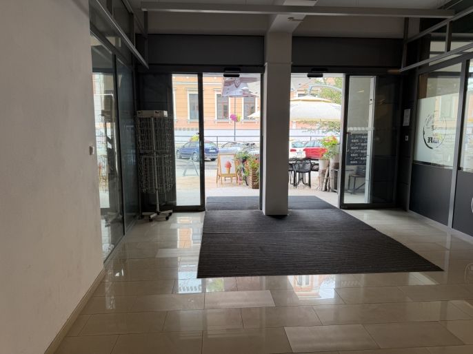 Prodej, Obchod a služby, Hluboká nad Vltavou