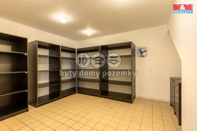 Prodej, Obchod a služby, Postoloprty