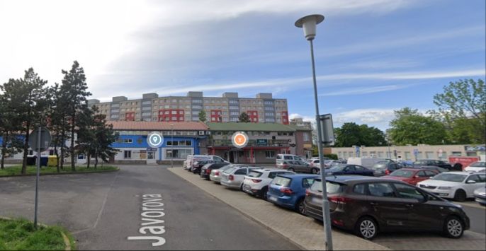 Pronájem, Obchod a služby, Most