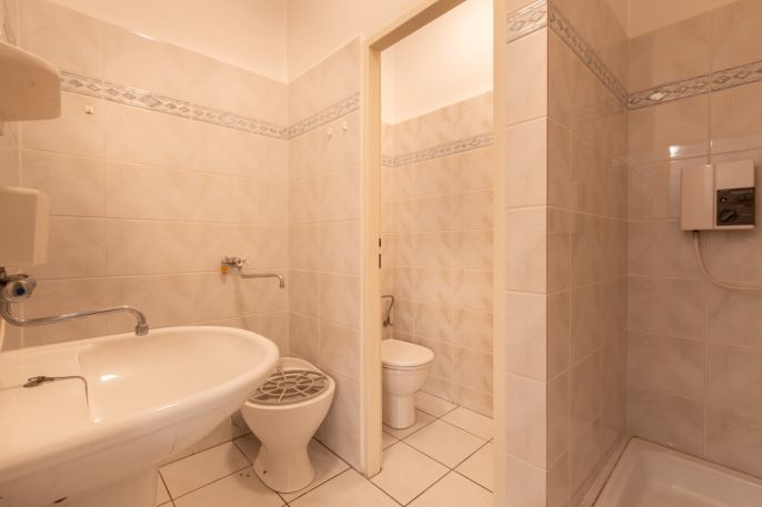 Prodej, Obchod a služby, Postoloprty