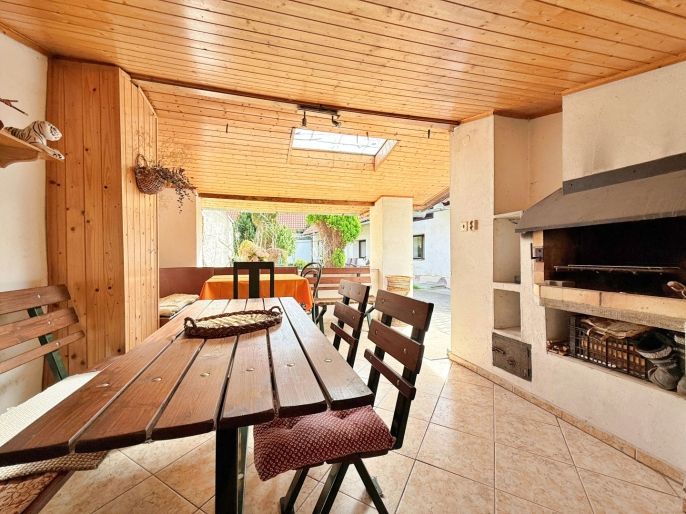 Prodej, Rodinný dům, Dvory