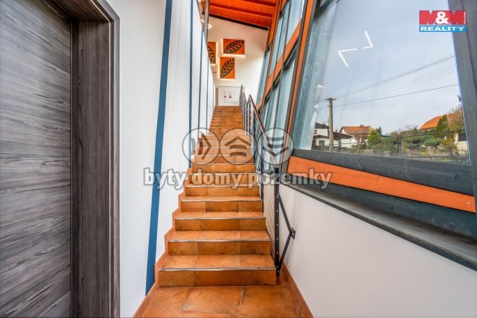 Pronájem, Obchod a služby, Okrouhlo