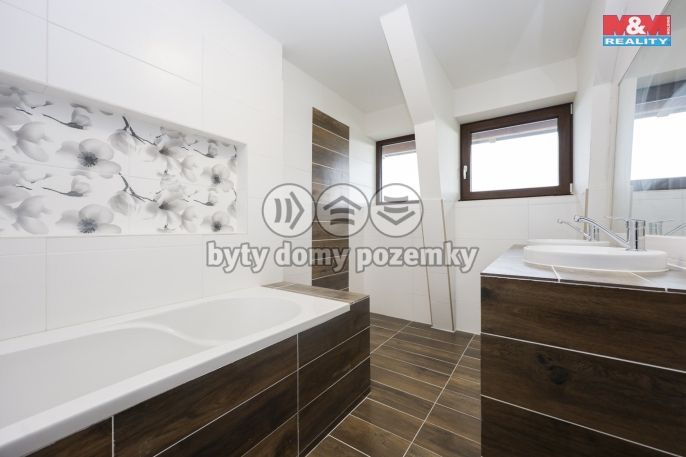 Prodej, Obchod a služby, Zvole