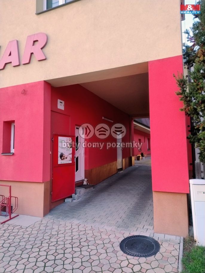 Pronájem, Obchod a služby, Kravaře