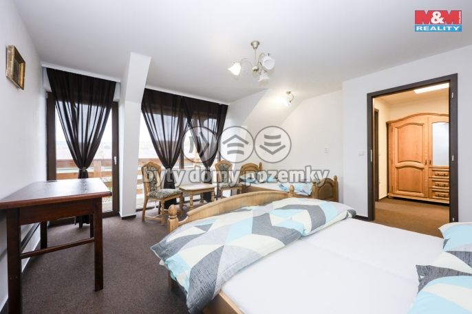 Prodej, Obchod a služby, Zvole