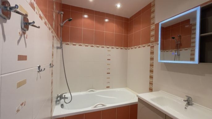 Pronájem, Byt 4+1, Petrovice