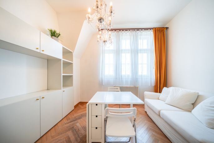 Pronájem, Byt 1+kk, Praha